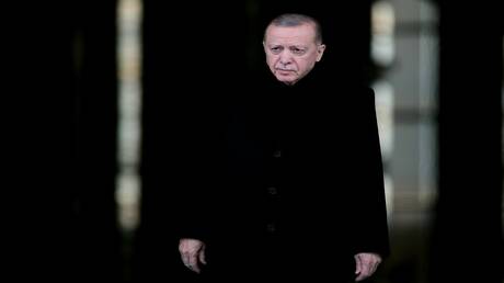أردوغان: نتنياهو ونظامه المجنون ينفذون تطهيرا عرقيا بغزة وعواقب وخيمة في حال تقييد الدخول للأقصى