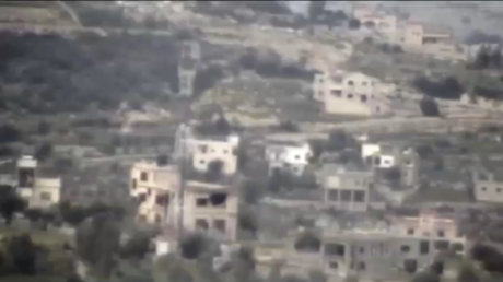 الجيش الإسرائيلي ينشر فيديو لغارة جوية استهدفت بلدة عيترون في القطاع الأوسط جنوب لبنان