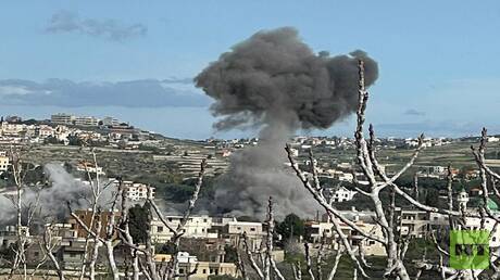 مقتل 4 وإصابة العشرات في غارة إسرائيلية على بلدة خربة سلم اللبنانية  (فيديو)
