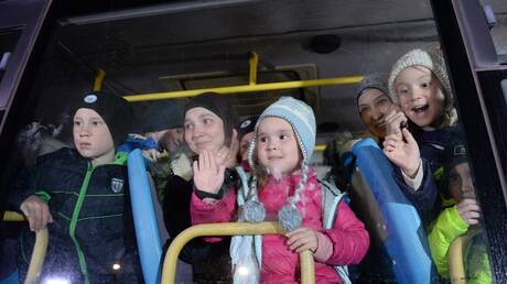 دفعة جديدة من الأطفال الروس تعود إلى الوطن من مخيمات اللاجئين في سوريا