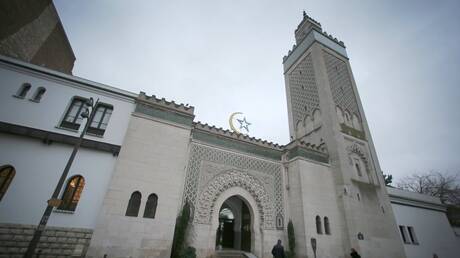 المسجد الكبير في باريس يعلن الاثنين أول أيام رمضان ويدعو إلى وقف فوري لإطلاق النار في غزة
