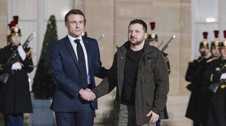 نقاط خلافية في الاتفاقية الأمنية الموقعة بين فرنسا وأوكرانيا ومواجهة بين معسكر ماكرون والمعارضة
