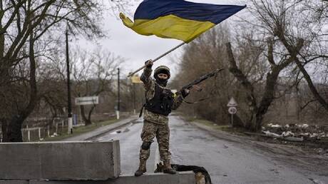 سيرسكي يعترف بالوضع الصعب الذي تواجهه القوات الأوكرانية في ساحة المعركة