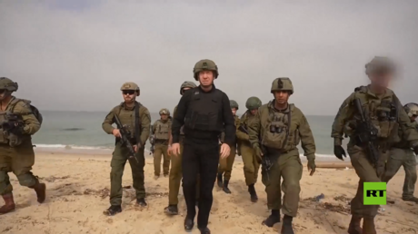 وزير الدفاع الإسرائيلي يزور غزة