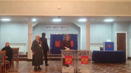 رئيسة مجلس الاتحاد الروسي تدلي بصوتها في الانتخابات الرئاسية في سان بطرسبوغ