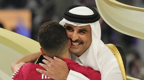 قائد منتخب قطر يقرر الاعتزال دوليا (فيديو)