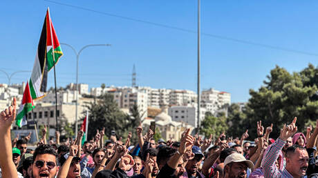 مظاهرات في محافظات أردنية تضامنا مع غزة (فيديو)