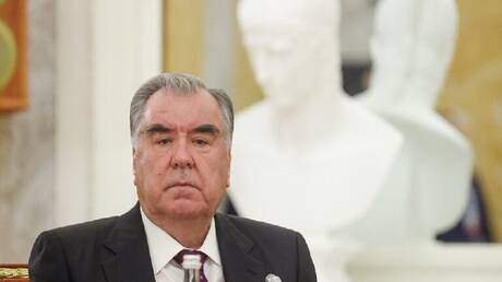 رئيس طاجيكستان يجري اتصالا هاتفيا مع الرئيس الروسي