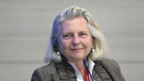 وزيرة نمساوية سابقة: بيربوك وفون دير لاين تتصرفان كالمراهقات