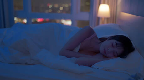 دراسة تحذر من ترك الستائر مفتوحة أثناء النوم.. والسبب؟!