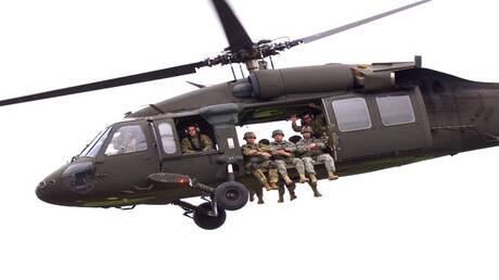 مخاوف أوكرانية من إرسال مروحيات Black Hawk إلى الخط الأمامي