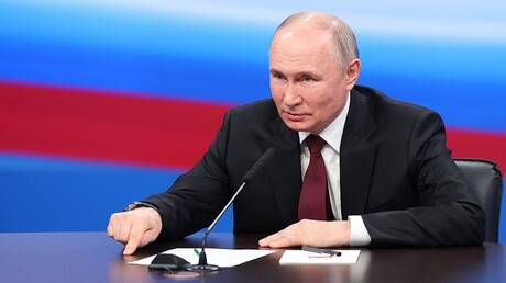 بوتين: روسيا تحتل المرتبة الثانية في العالم بالقراءة