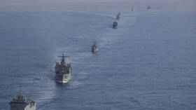 البحرية البريطانية تعلن عن هجوم جديد من جهة مجهولة على سفينة قبالة اليمن