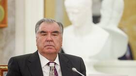 رئيس طاجيكستان يهنئ بوتين بالفوز في الانتخابات الرئاسية الروسية
