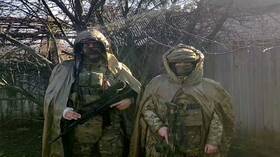 الجنود الروس يتلقون أحدث البدلات الشبحية المموّهة