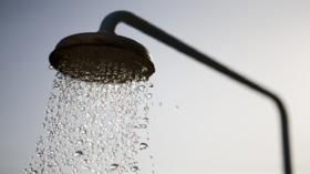 خطأ شائع في الاستحمام قد يضر بصحتك