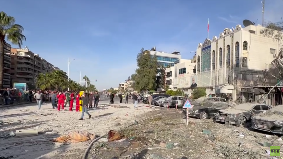 مراسلنا في سوريا: استهداف يطال مبنى ملاصقا للسفارة الإيرانية لدى دمشق (صورة + فيديوهات)