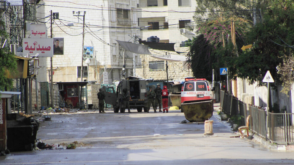 مقتل فلسطيني خلال اقتحام الجيش الإسرائيلي عدة مدن وبلدات في الضفة الغربية (فيديو+صورة)