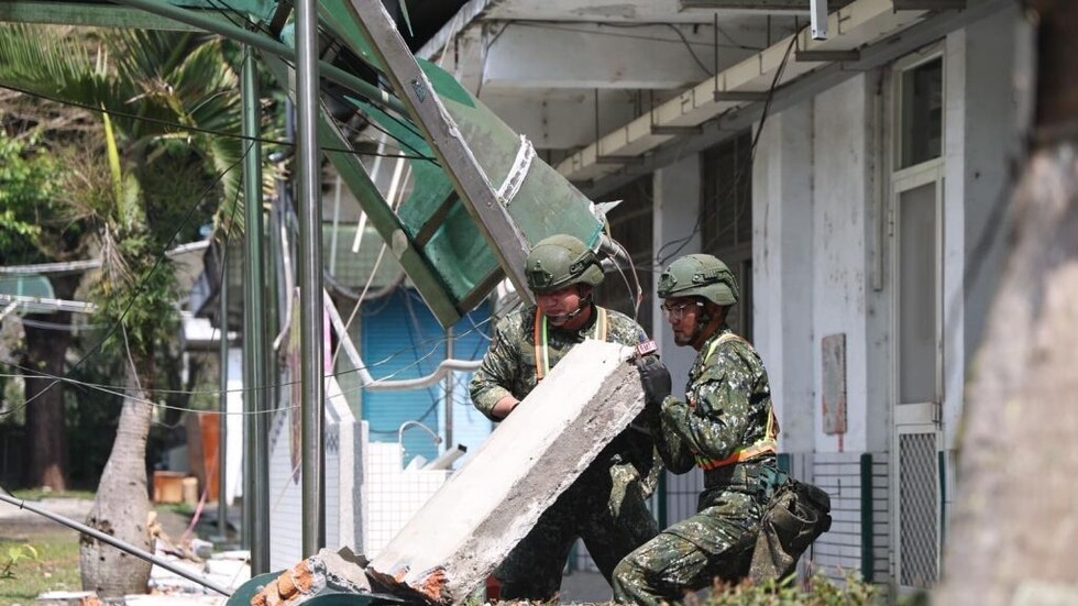 635 شخصا ما زالوا محاصرين بعد الزلزال في حديقة "تاروكو" في تايوان