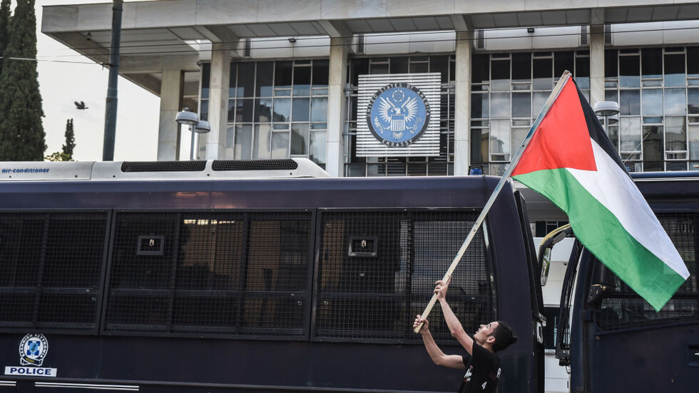 خوفا من الانتقام الإيراني.. إغلاق 28 بعثة إسرائيلية حول العالم