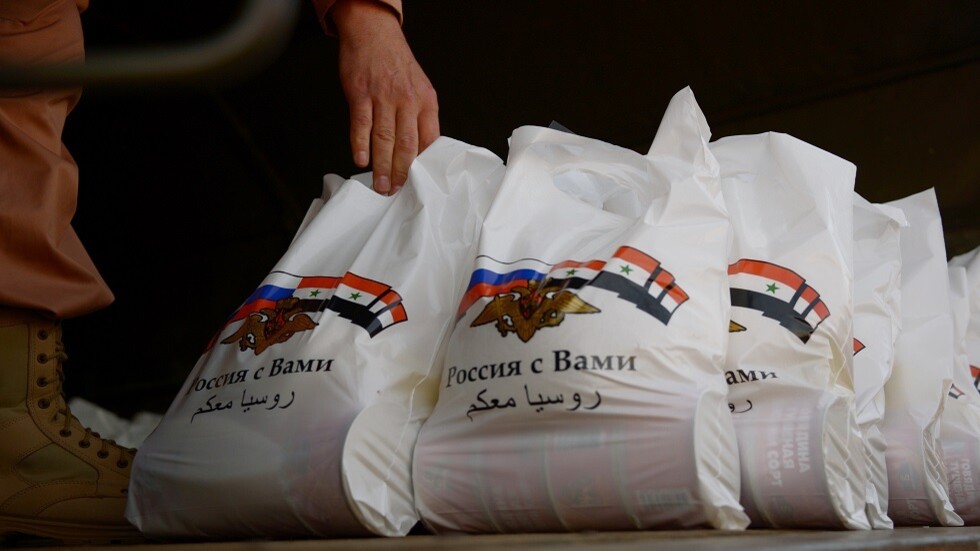 حميميم: القوات الجوية الروسية تدمر قاعدتين للمسلحين في محافظتي حمص ودير الزور السوريتين