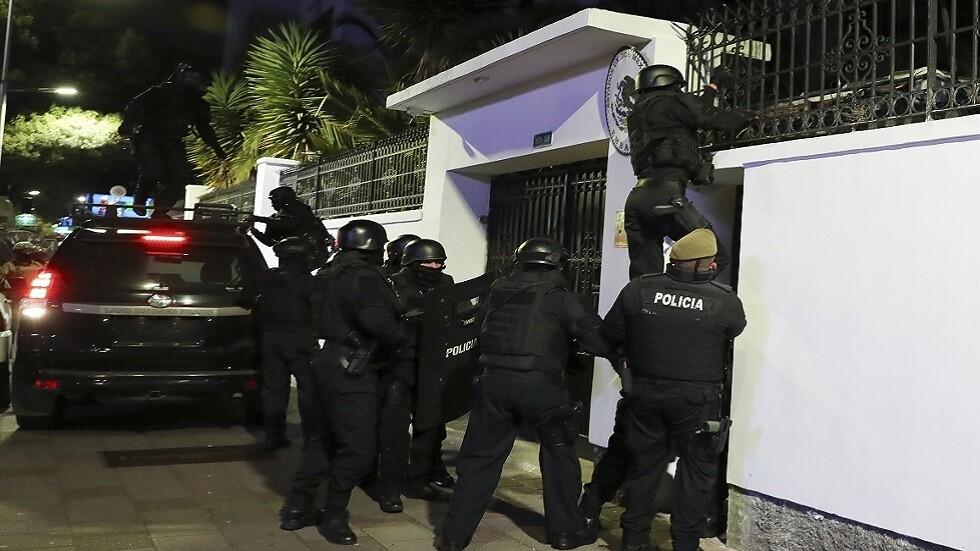 بعد اقتحام سفارتها.. المكسيك تعلق علاقاتها الدبلوماسية مع الإكوادور