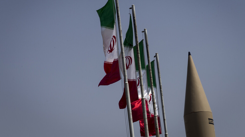 تقرير: حالة تأهب قصوى في إسرائيل وأمريكا وتقديرات برد إيراني مباشر على غارة دمشق