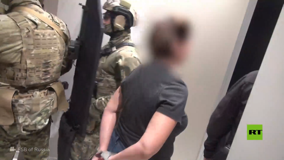 الأمن الفدرالي الروسي يحبط أنشطة شبكة احتيال أوكرانية ويعتقل متورطين فيها