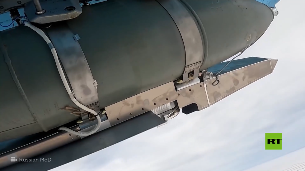 سو-34 تسقط 4 قنابل حائمة دفعة واحدة على أهداف أوكرانية