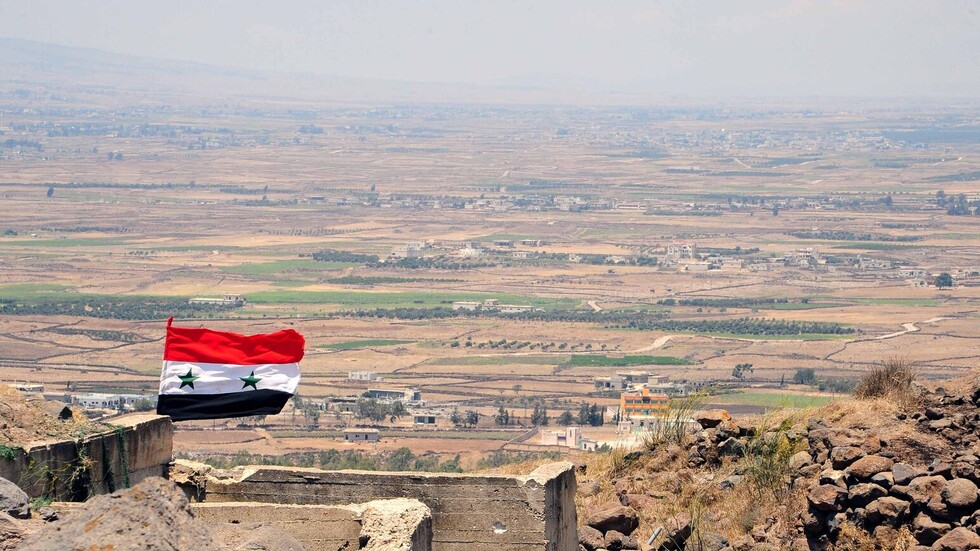 الجيش الإسرائيلي يعلن قصف مواقع للجيش السوري