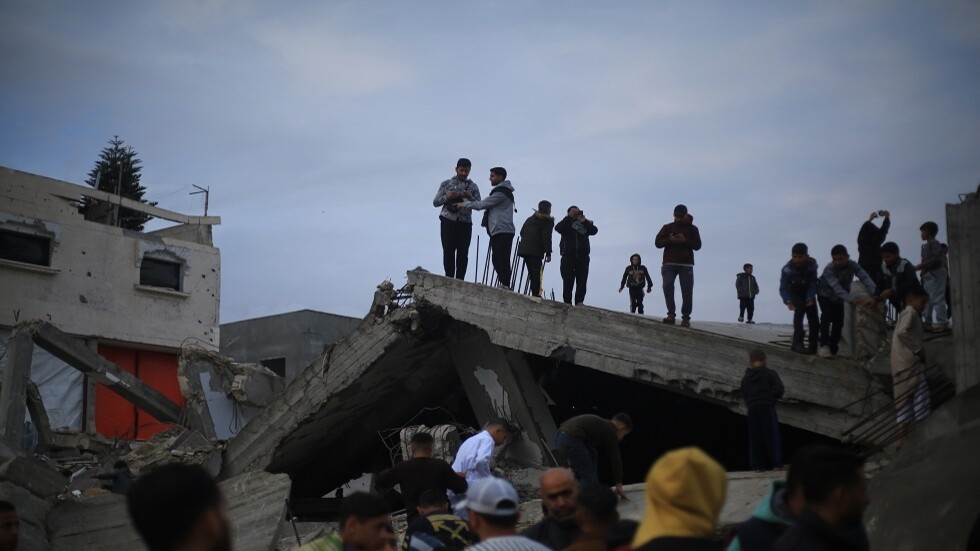 خامنئي: دول إسلامية تساعد الكيان الصهيوني وهذه خيانة للأمة تقوي الموقف الصهيوني الضعيف