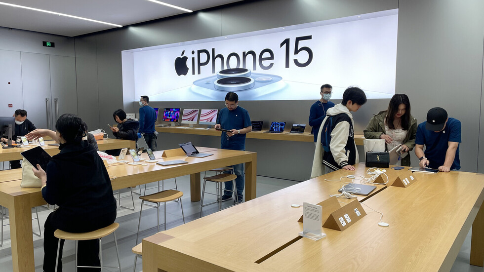 "آبل" تضاعف إنتاج "آي فون" في الهند