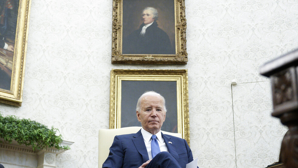 بايدن: انهيار 