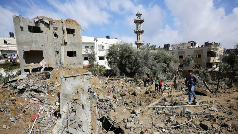 مقتل 5 فلسطينيين بقصف إسرائيلي لوسط غزة