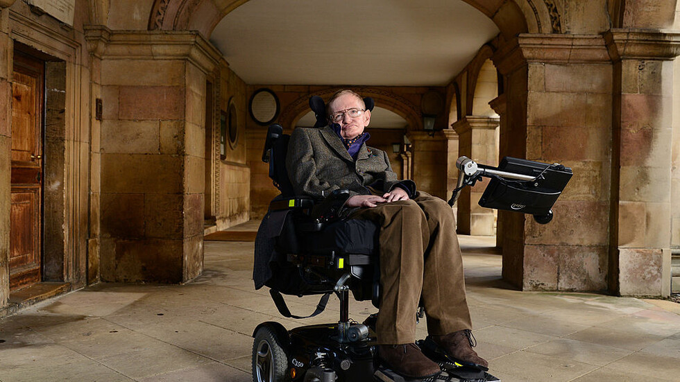 دراسة: المواد المخزنة في مرائب المنازل ترتبط بخطر مرض "ستيفن هوكينغ" القاتل