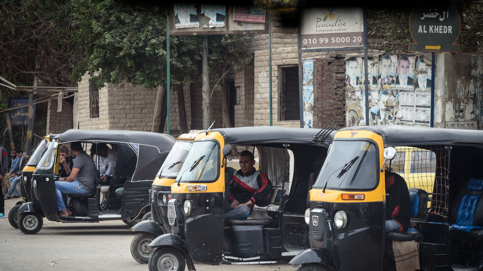 مصر.. فتاة تنهي حياة عامل بسبب أولوية ركوب