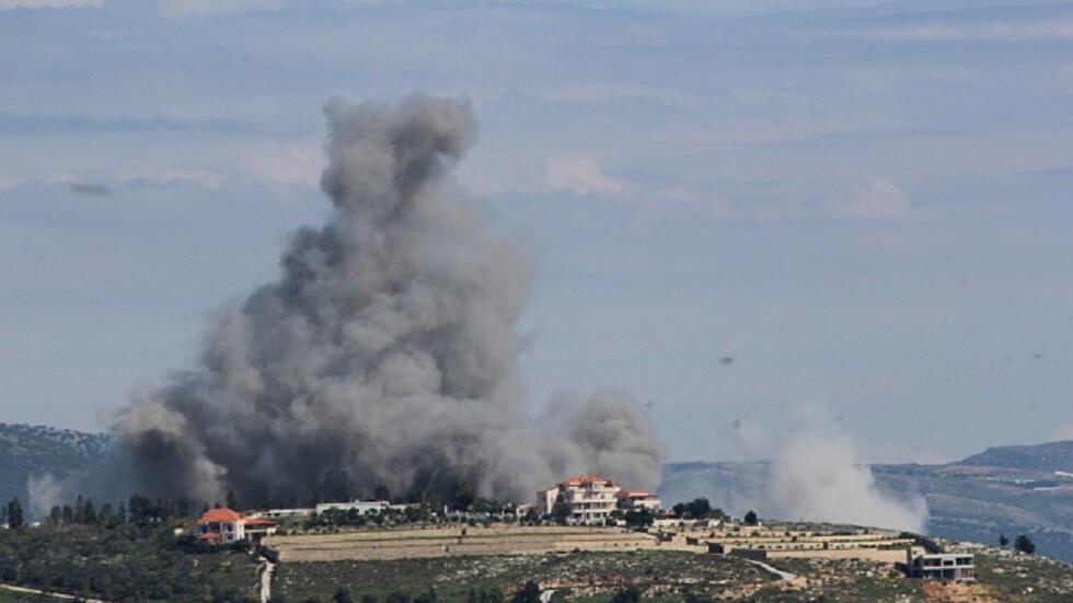 "حزب الله" يستهدف موقع رويسات العلم وإصابة إسرائيلي في الجليل الغربي