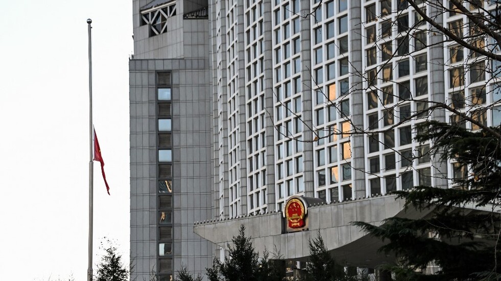 بكين تعليقا على الهجوم الإيراني على إسرائيل: ندعو الأطراف المعنية إلى الهدوء وضبط النفس