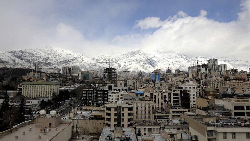 "إيسنا": مطار الخميني في طهران يلغي جميع الرحلات الجوية حتى صباح الاثنين