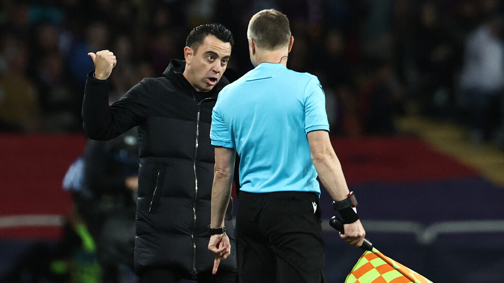 تشافي يهاجم المتسبب الرئيسي في خروج برشلونة من دوري الأبطال