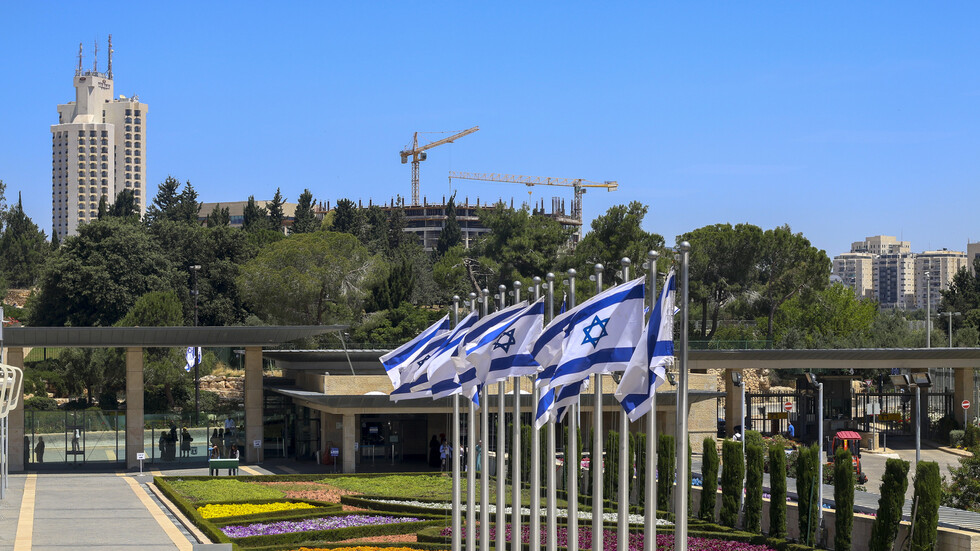 "رأسنا مرفوع".. نائبة في الكنيست تلمح إلى هجوم إسرائيل على إيران رغم الصمت الرسمي