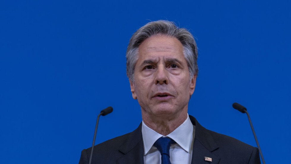 بلينكن يدعو إيران وإسرائيل إلى خفض التصعيد