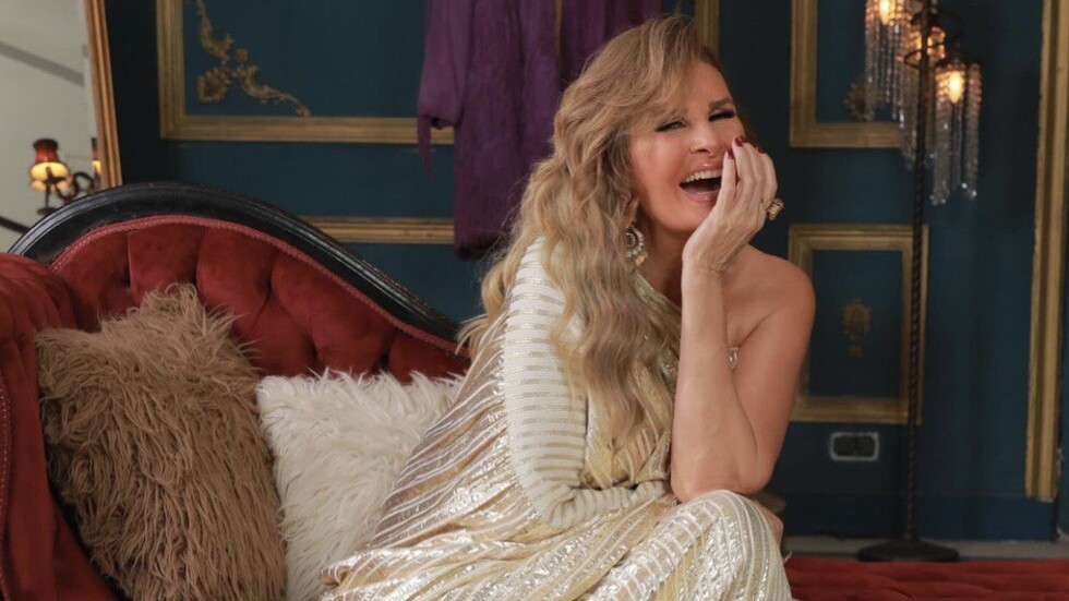 الفنانة يسرا: فرحانة إني عملت "شقو" ودوري مليان شر (فيديو)