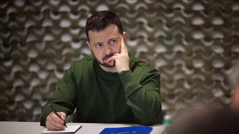 زيلينسكي يتحدث عن "فرصة للانتصار" بعد تقديم المساعدات الأمريكية