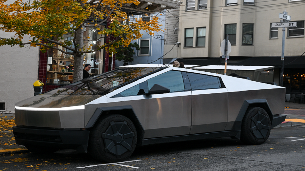 الإبلاغ عن تعطّل شاحنة ماسك 