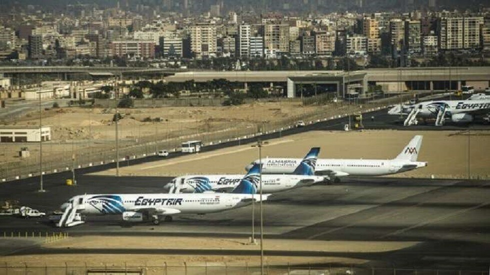 مصر.. مدير مطار برج العرب يكشف سبب تعطل طائرة 