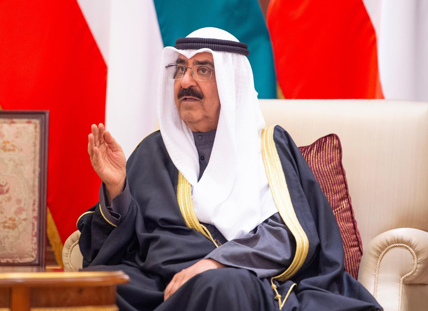 أمير الكويت يهنئ بنجاح أول انتخابات برلمانية في عهده (صور)