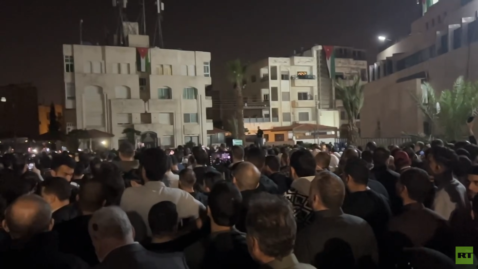 تجدد المظاهرات في محيط السفارة الإسرائيلية في العاصمة الأردنية عمان