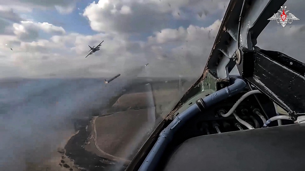 الدفاع الروسية: ضربة مكثفة ليلية لمطارات عسكرية ومنشآت للصناعة الحربية في أوكرانيا