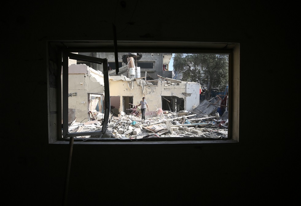 آثار قصف إسرائيلي على مدينة رفح جنوب قطاع غزة